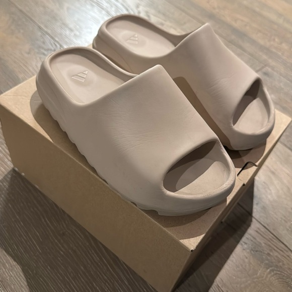 yeezy slide pure first release size 5 - Picture 1 of 5